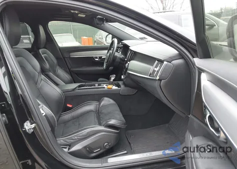 2021 Volvo V90 T6 R-Design z USA, uszkodzony, nr VIN YV1A22VM8M1165603